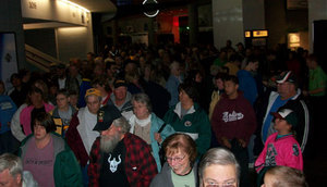 fans_walking_the_concourse.jpg